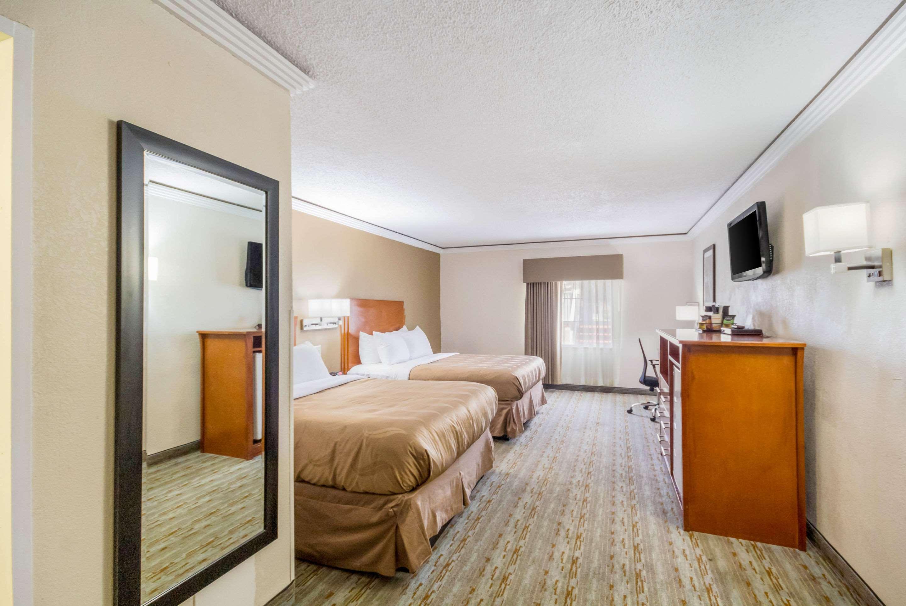 Quality Inn & Suites Kansas City - Independence I-70 East Esterno foto