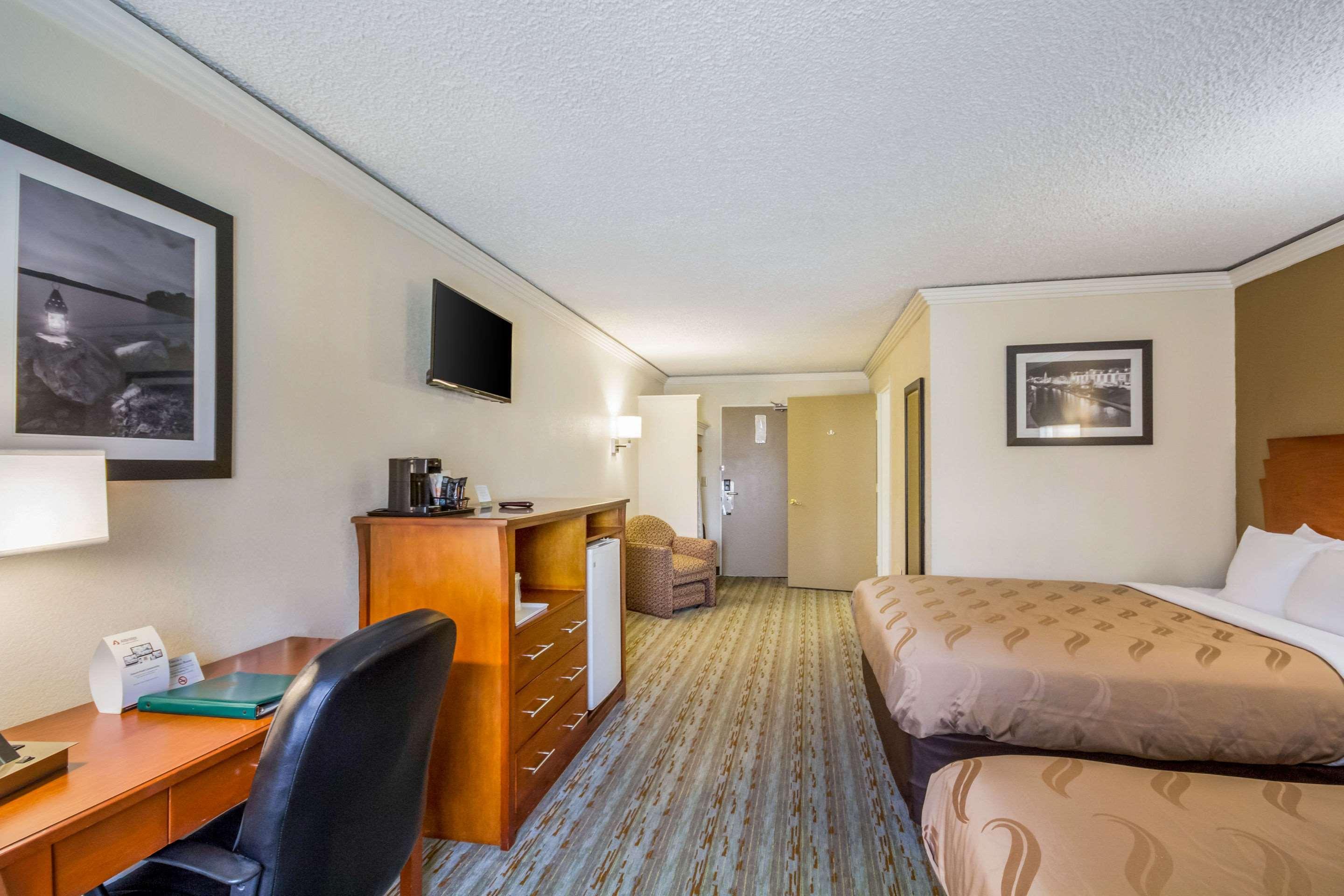 Quality Inn & Suites Kansas City - Independence I-70 East Esterno foto