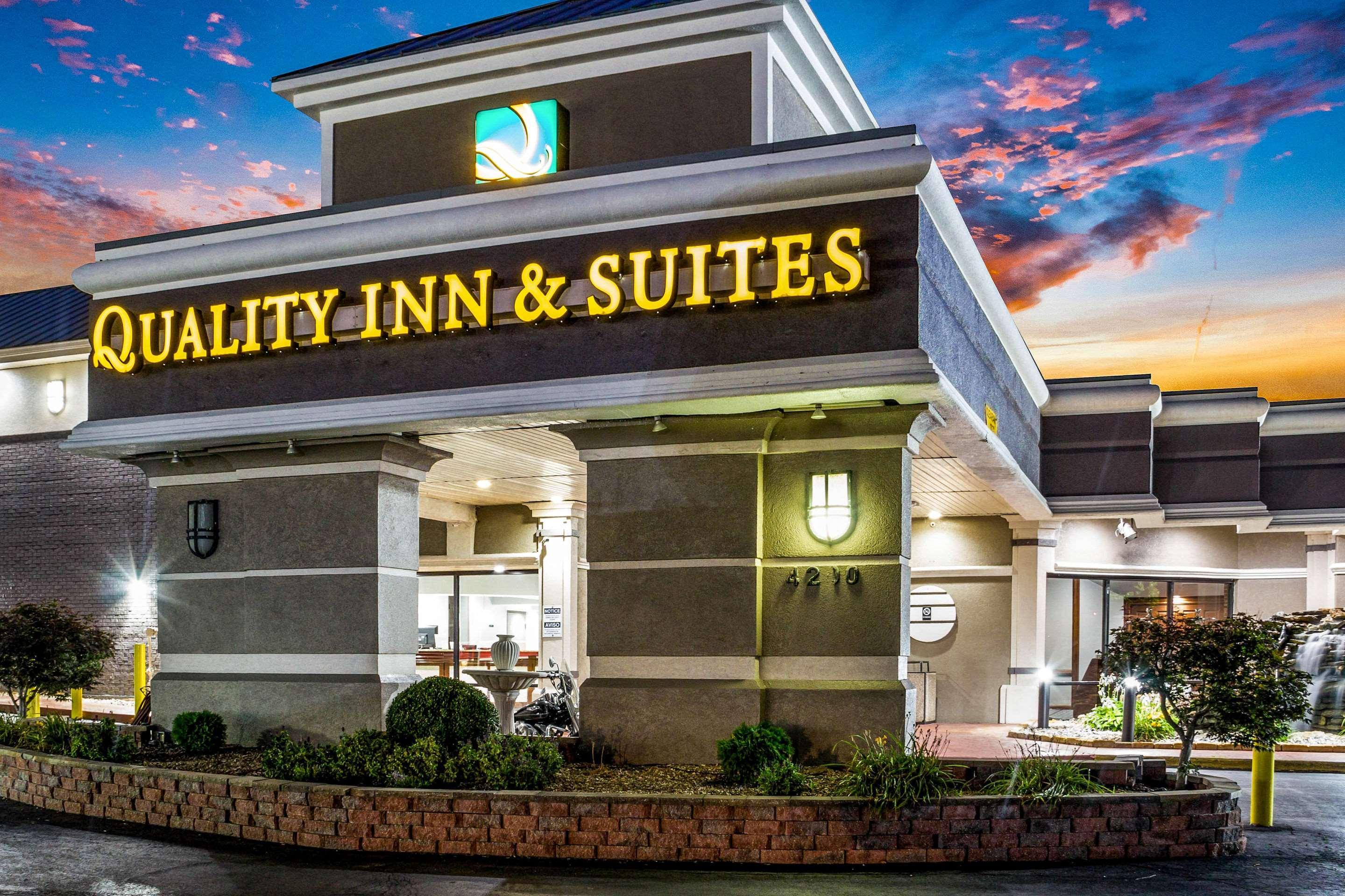 Quality Inn & Suites Kansas City - Independence I-70 East Esterno foto