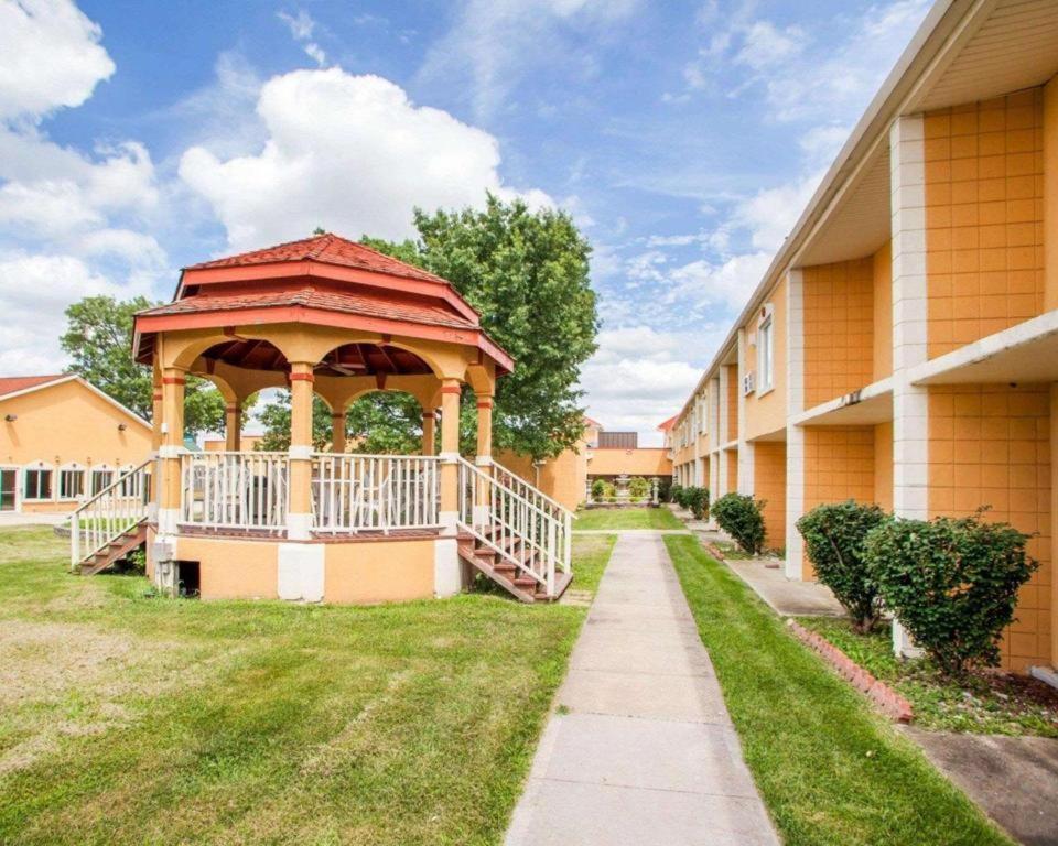 Quality Inn & Suites Kansas City - Independence I-70 East Esterno foto