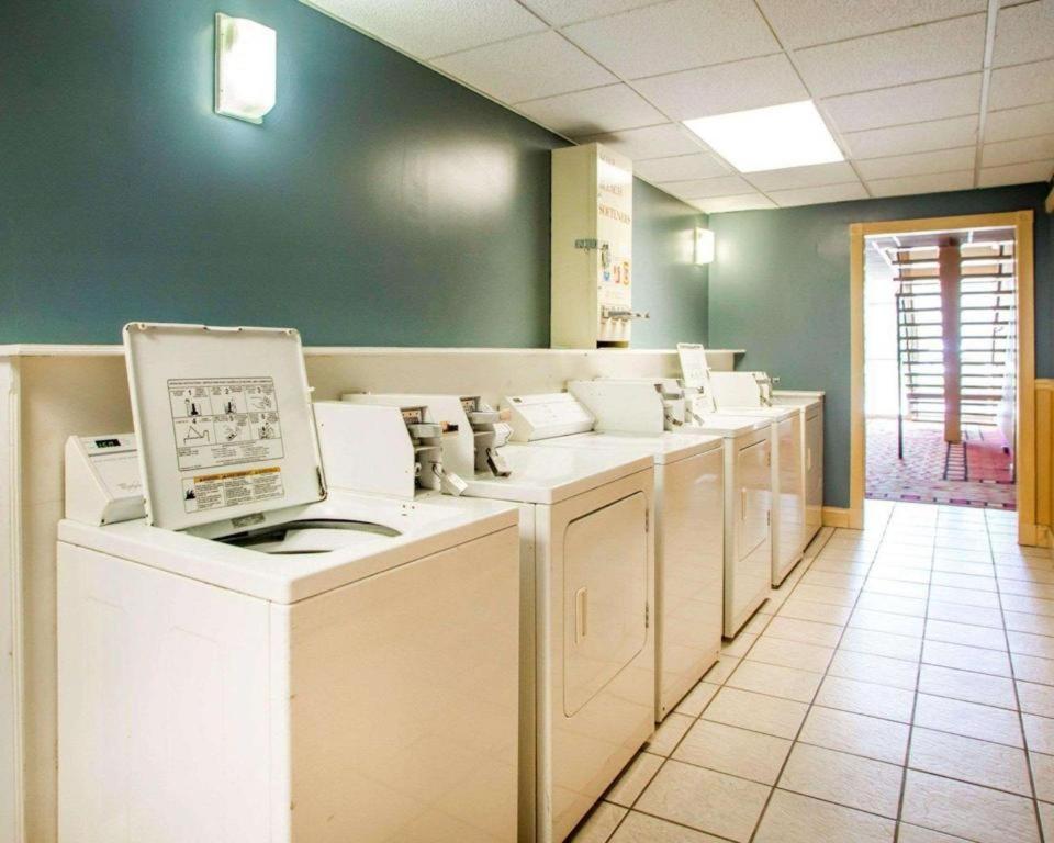 Quality Inn & Suites Kansas City - Independence I-70 East Esterno foto