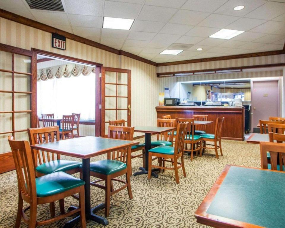Quality Inn & Suites Kansas City - Independence I-70 East Esterno foto