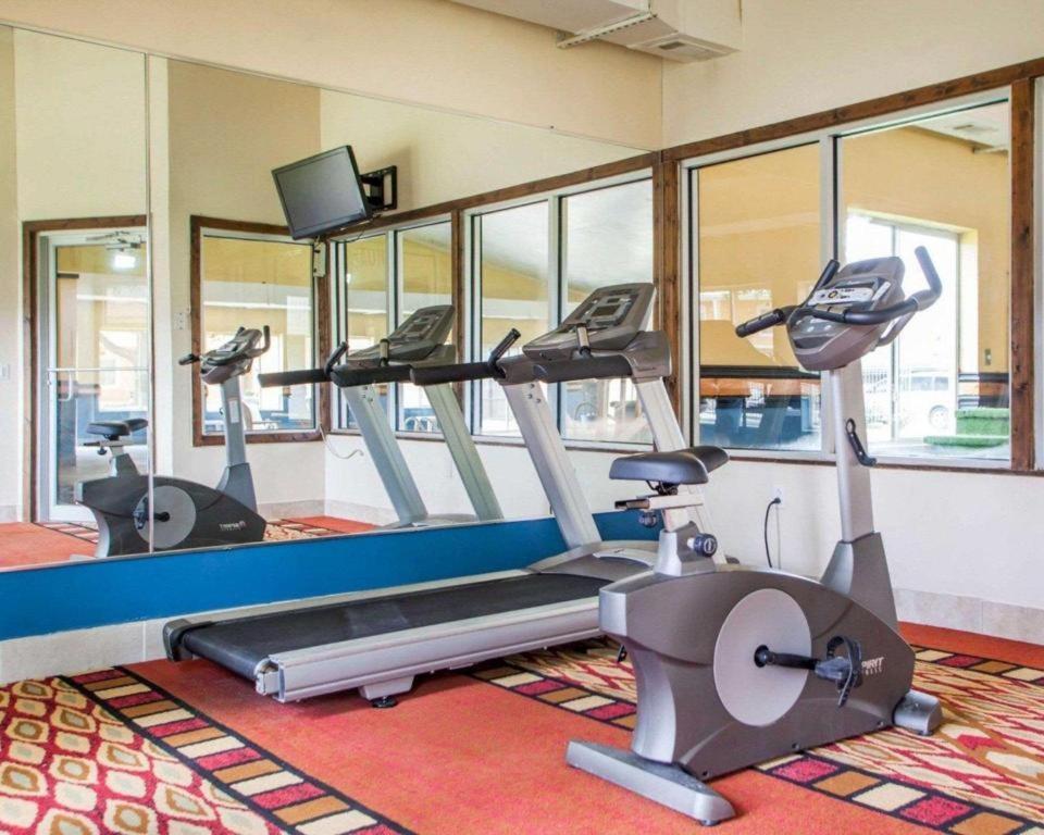 Quality Inn & Suites Kansas City - Independence I-70 East Esterno foto