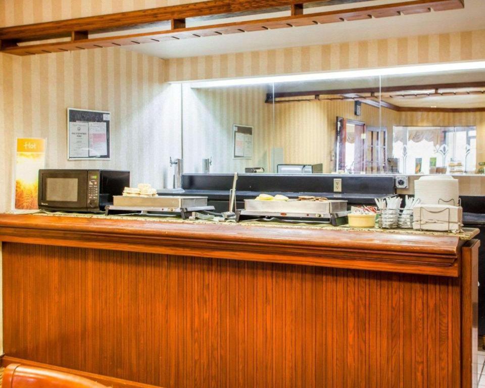 Quality Inn & Suites Kansas City - Independence I-70 East Esterno foto